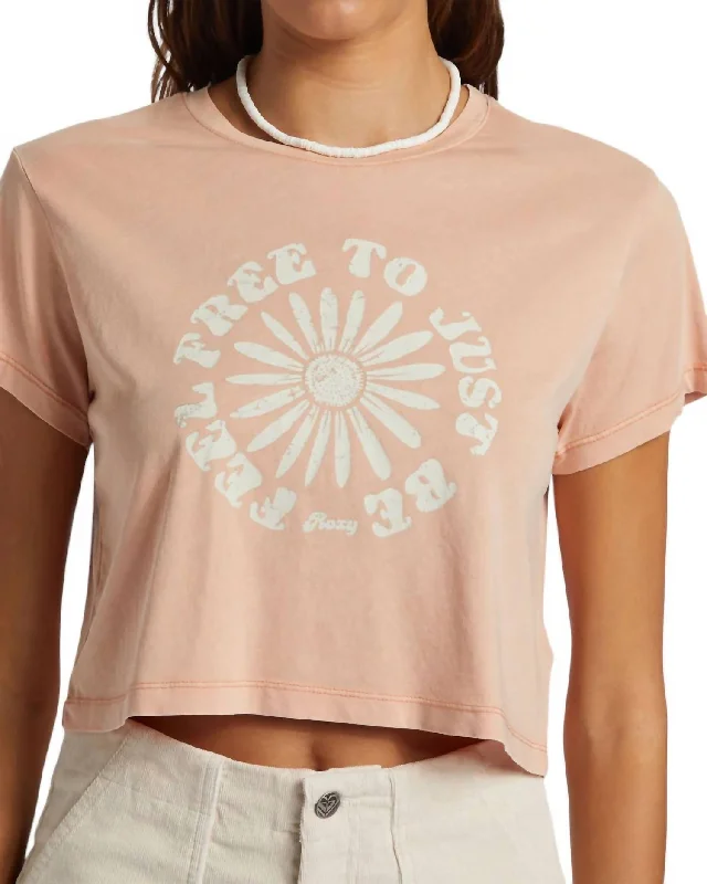 Feel Free Crop Tee In Coral