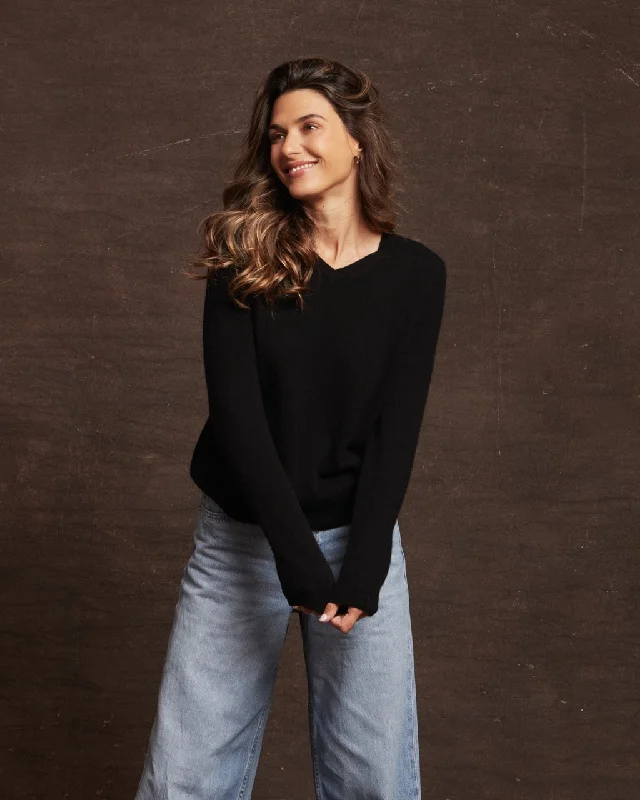 Women's Cashmere Long Sleeve Solid Vee In Black